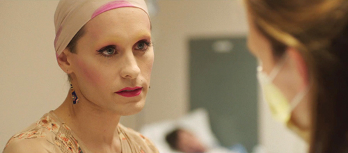 Rayon (Jared Leto) stands by her business partner, Ron Woodroof (Matthew McConaughey), when he has contracted HIV. 