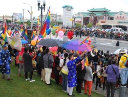 Viet Rainbow of Orange County attends Tet parade as spectators, not participants, last year. Photo: www.vietroc.org 